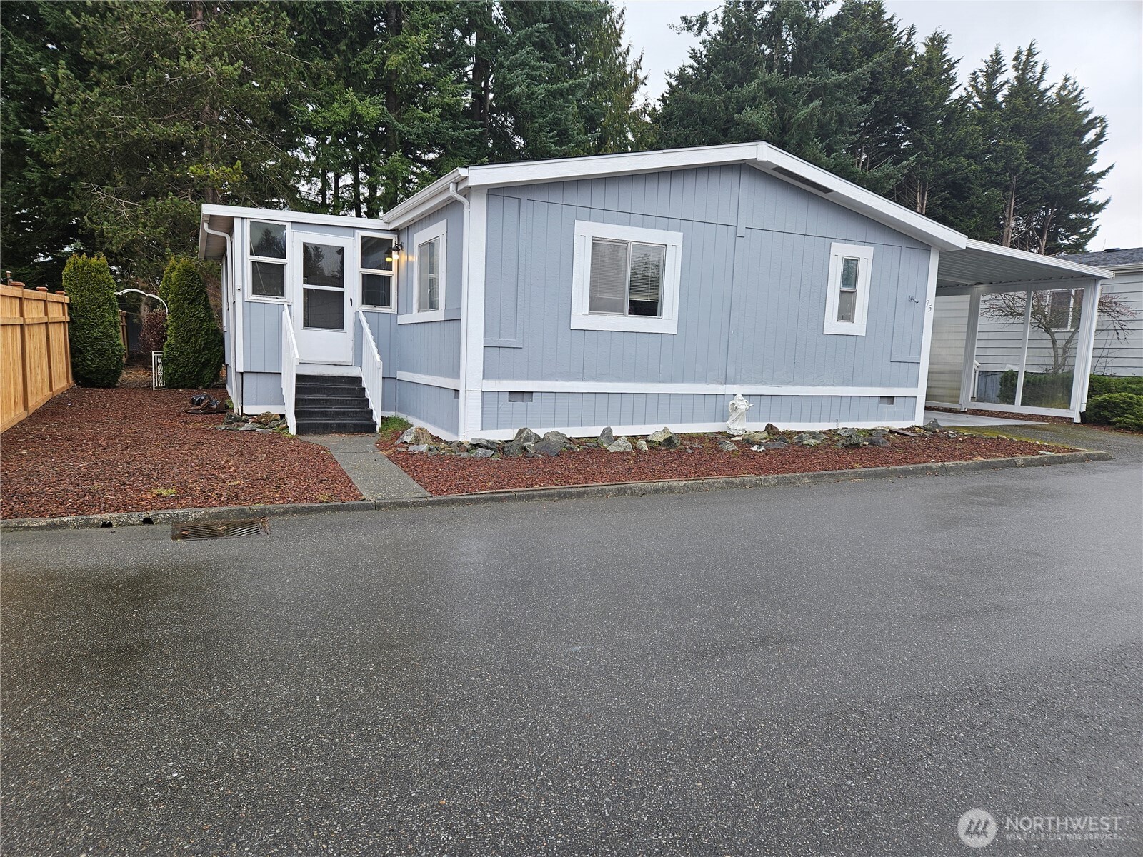1427 100th Street Southwest, Unit 75 Everett, WA 98204 - Photo 2 of 20