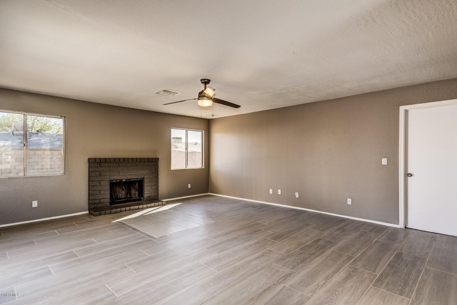 7227 West Hatcher Road Peoria, AZ 85345 - Photo 5 of 21 0007-Hatcher (7)