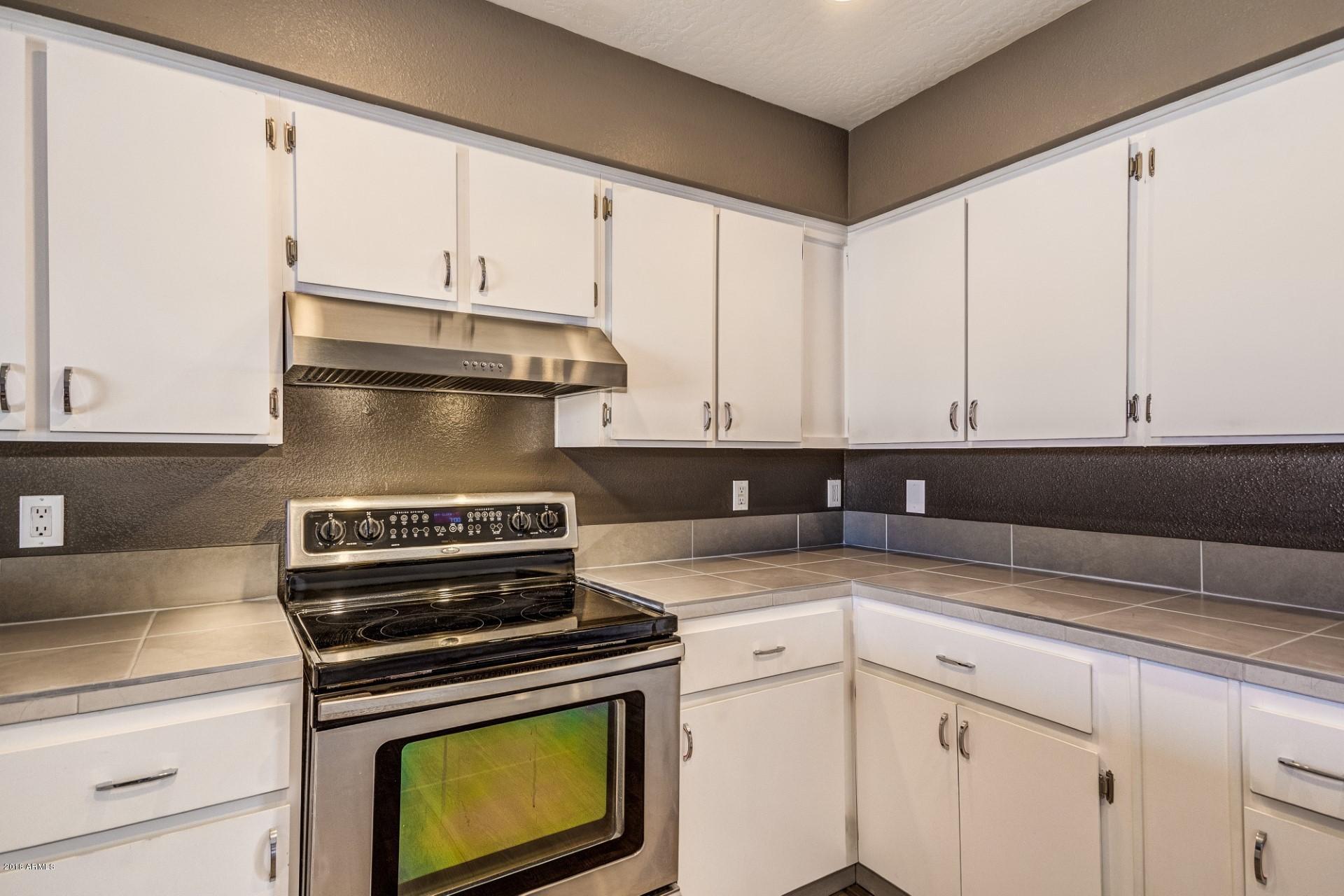 7227 West Hatcher Road Peoria, AZ 85345 - Photo 8 of 21 0012-Hatcher (12)
