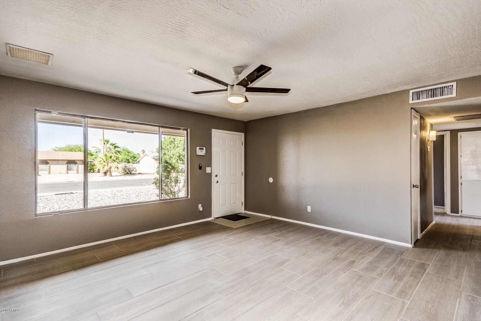7227 West Hatcher Road Peoria, AZ 85345 - Photo 9 of 21 0004-Hatcher (5)