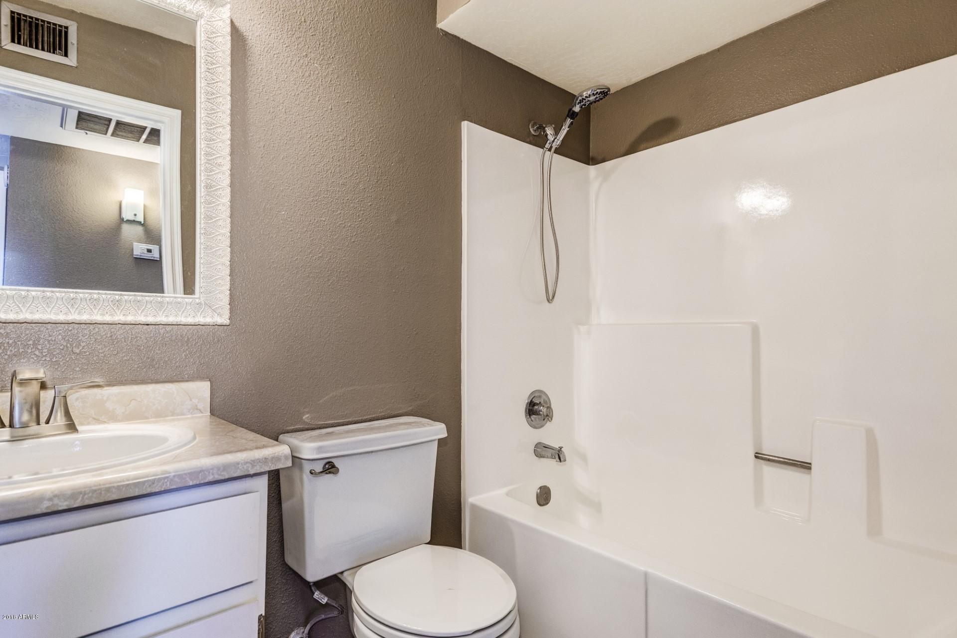 7227 West Hatcher Road Peoria, AZ 85345 - Photo 10 of 21 0013-Hatcher (13)