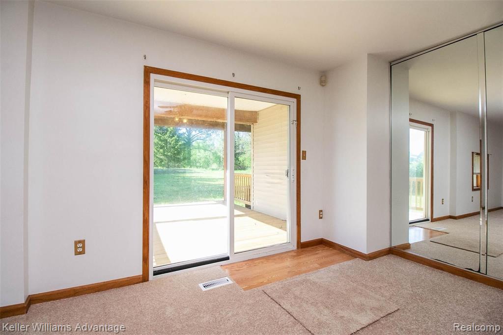 29541 King Road Romulus, MI 48174 - Photo 12 of 43