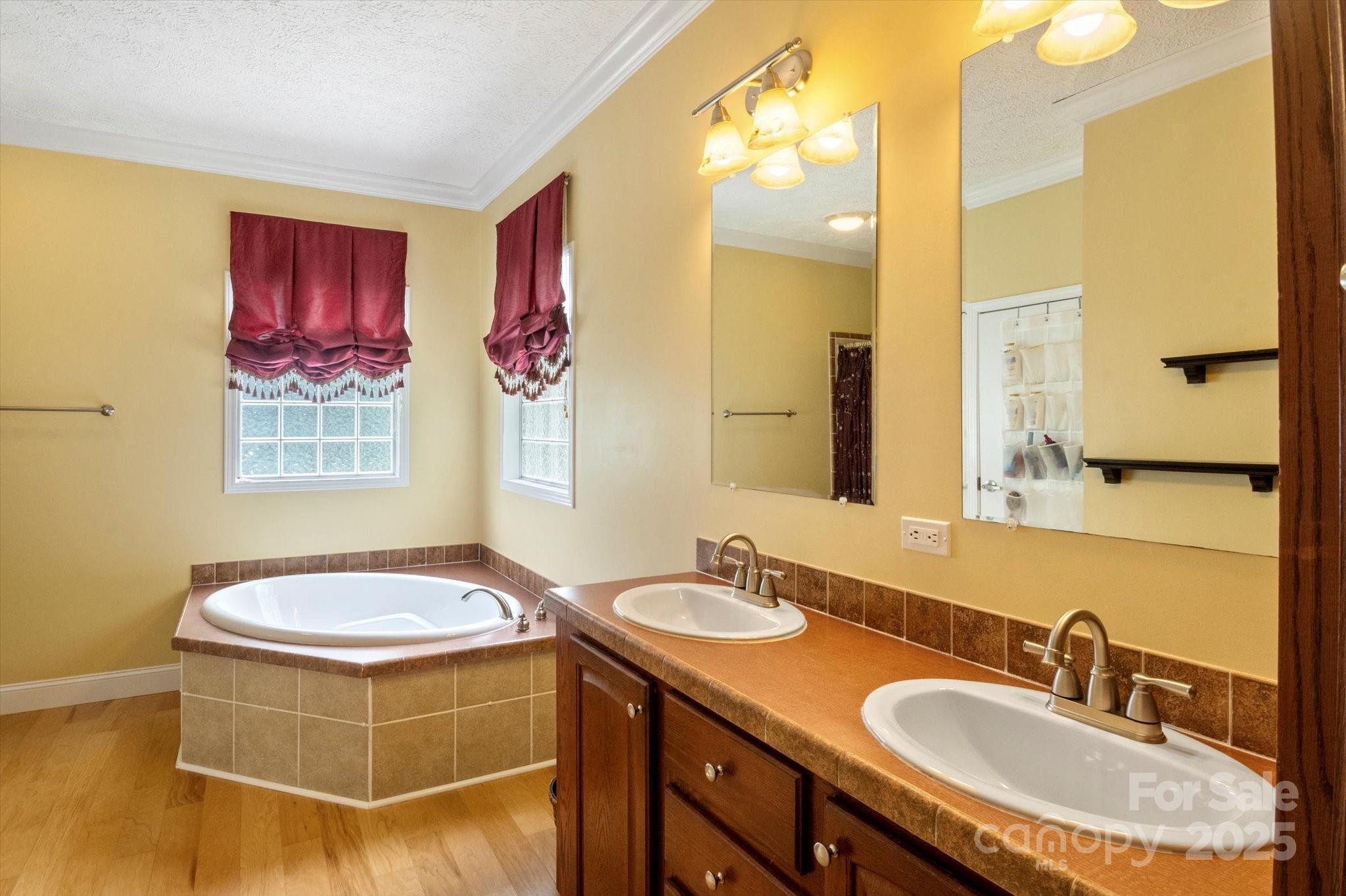 142 Pinners Cove Road Asheville, NC 28803 - Photo 27 of 37 Gallery Image 27