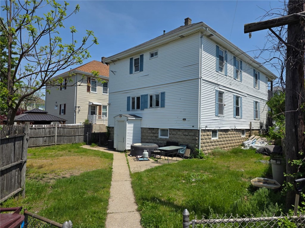 471 Providence Street Woonsocket, RI 02895 - Photo 2 of 10