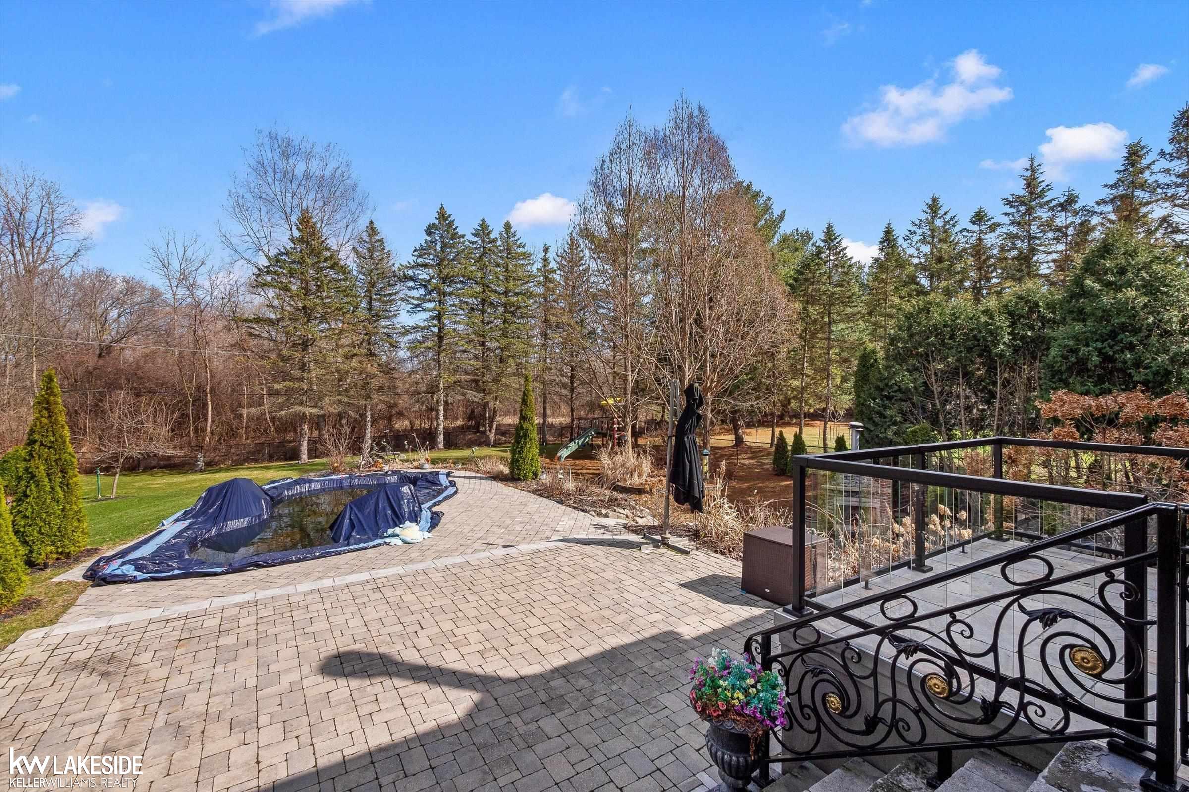 6120 Evanswood Road Troy, MI 48085 - Photo 12 of 63