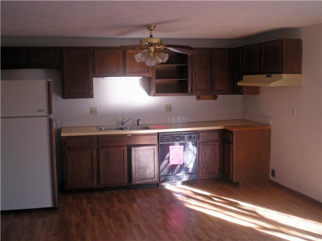 812 Eliots Oak Road Columbus, OH 43228 - Photo 3 of 7