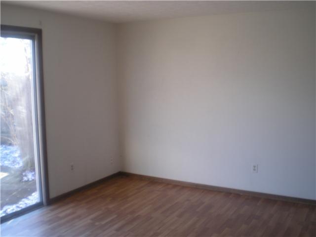 812 Eliots Oak Road Columbus, OH 43228 - Photo 4 of 7