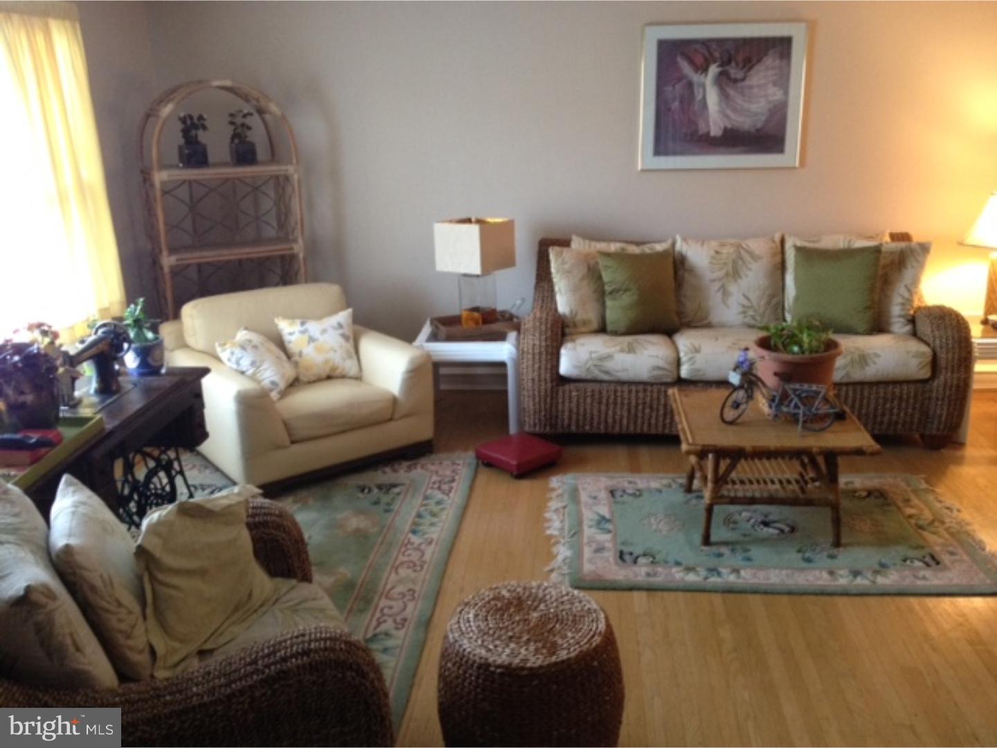 7506 Beverly Road Philadelphia, PA 19138 - Photo 4 of 25 Living Room