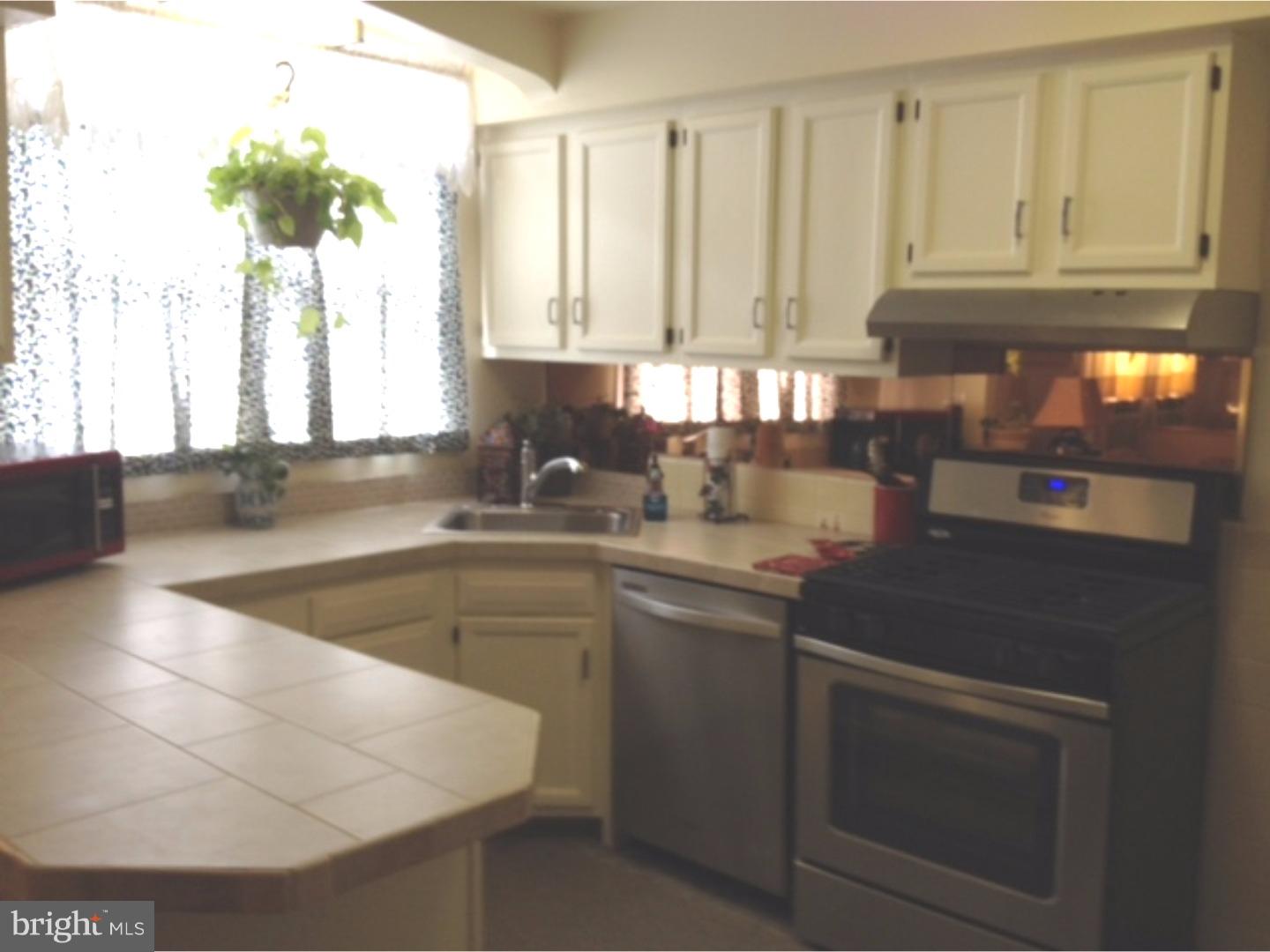 7506 Beverly Road Philadelphia, PA 19138 - Photo 9 of 25 Kitchen
