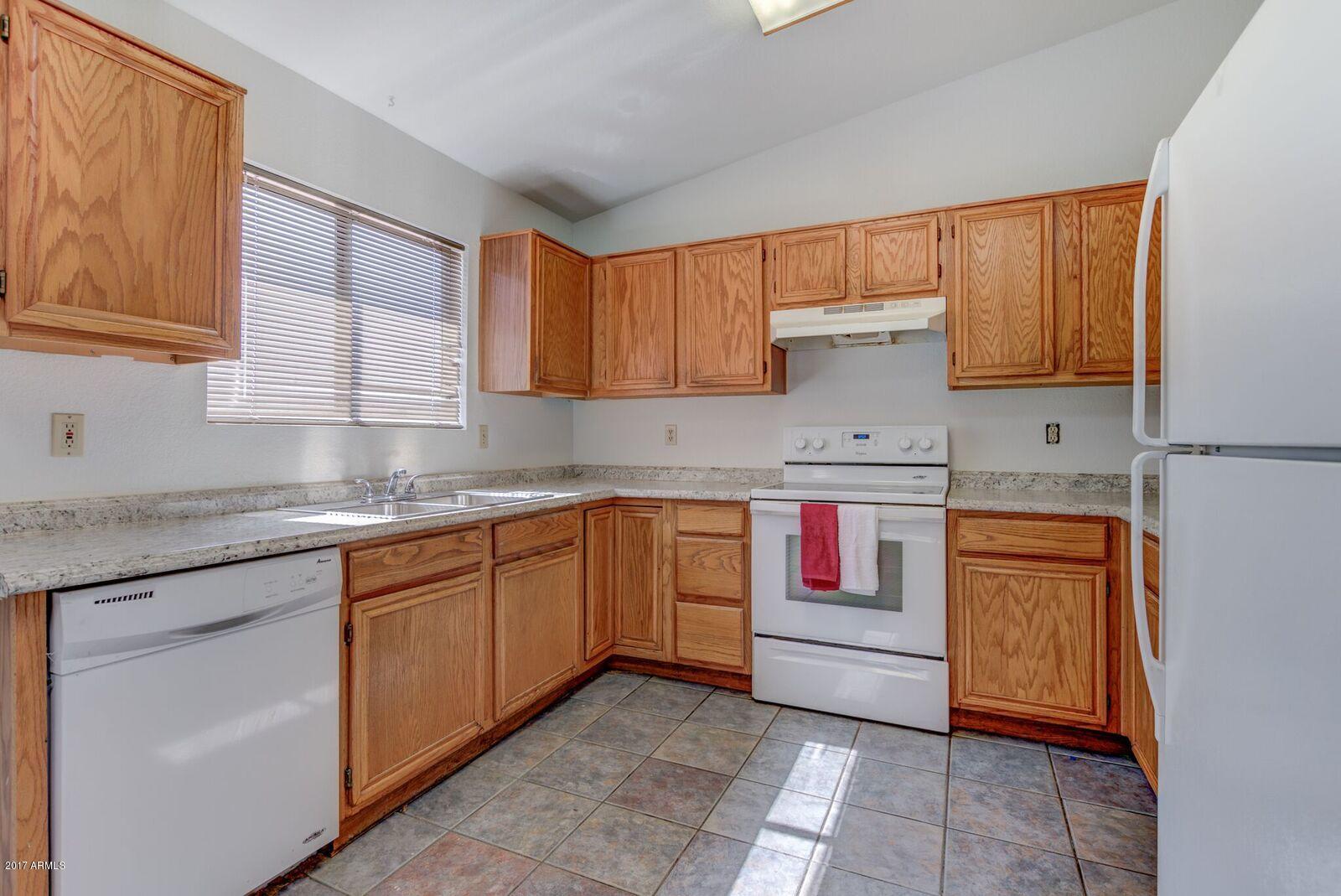 505 North Merrill Road Mesa, AZ 85207 - Photo 9 of 23 Merrill kitchen4