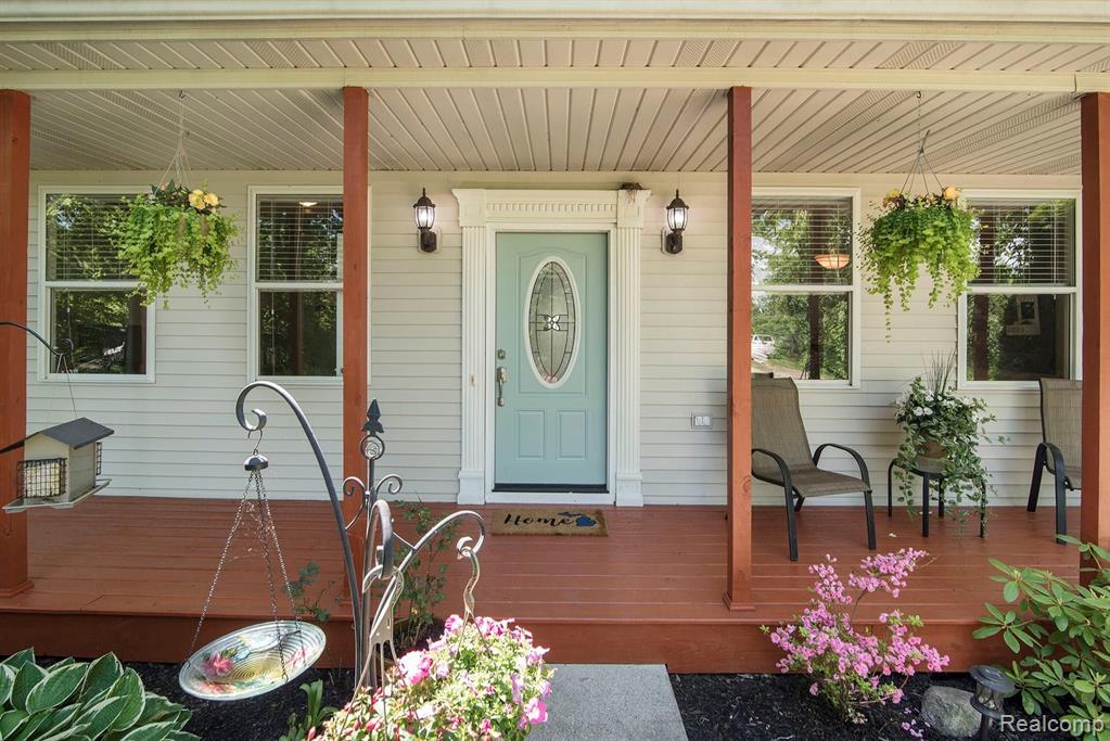 4366 Faussett Road Howell, MI 48855 - Photo 5 of 32