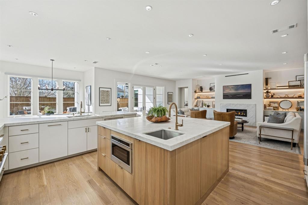 8427 Midway Road Dallas, TX 75209 - Photo 6 of 40