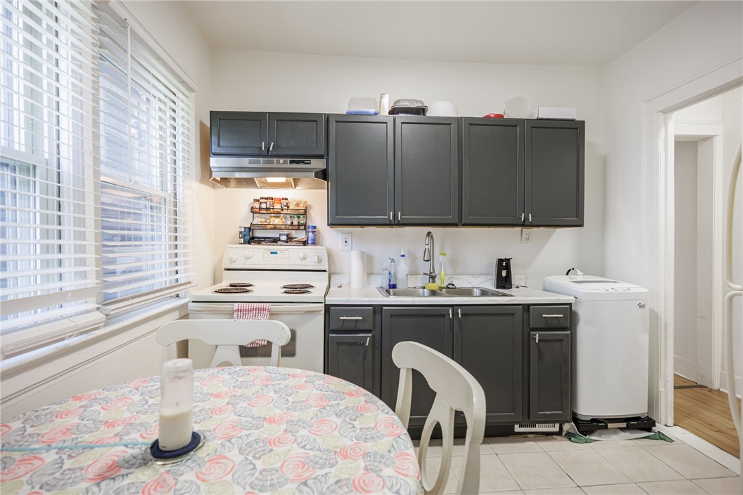 409 Raines Park Rochester, NY 14613 - Photo 16 of 40