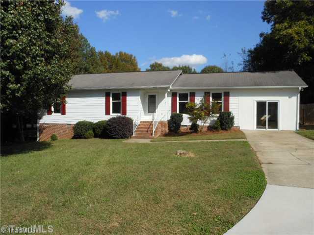 1114 Raleigh Court High Point, NC 27262 - Photo 1 of 16 Exterior Front.