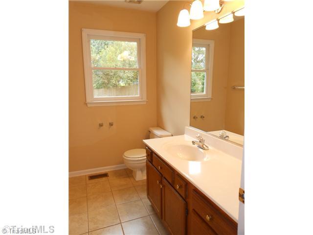 1114 Raleigh Court High Point, NC 27262 - Photo 9 of 16 Other Bath.