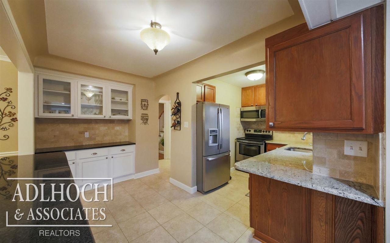 455 Allard Road Grosse Pointe Farms, MI 48236 - Photo 2 of 17