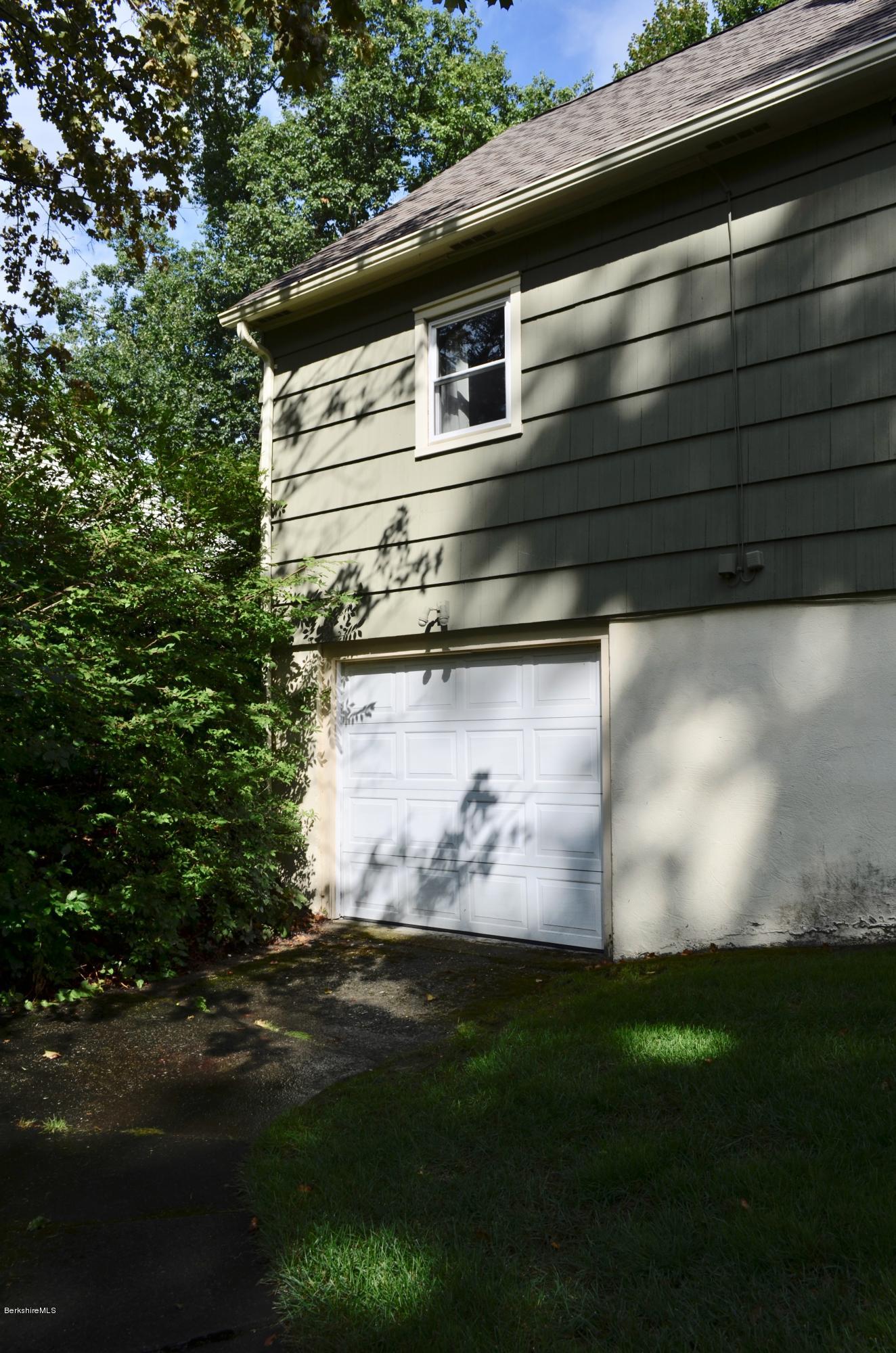 29 Howe Road Pittsfield, MA 01201 - Photo 13 of 50 Garage (back)