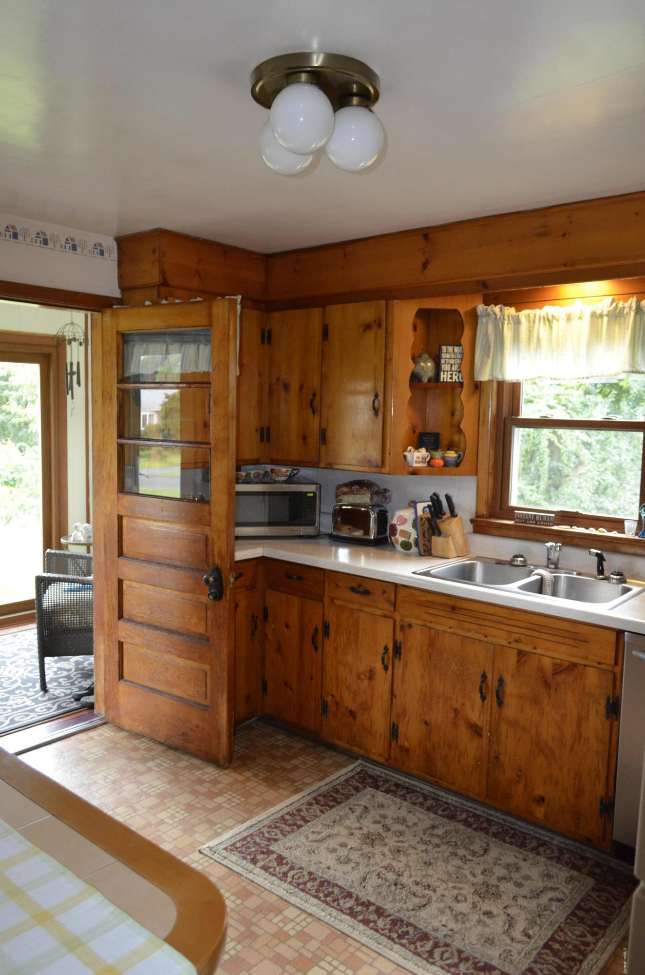 29 Howe Road Pittsfield, MA 01201 - Photo 18 of 50 Kitchen