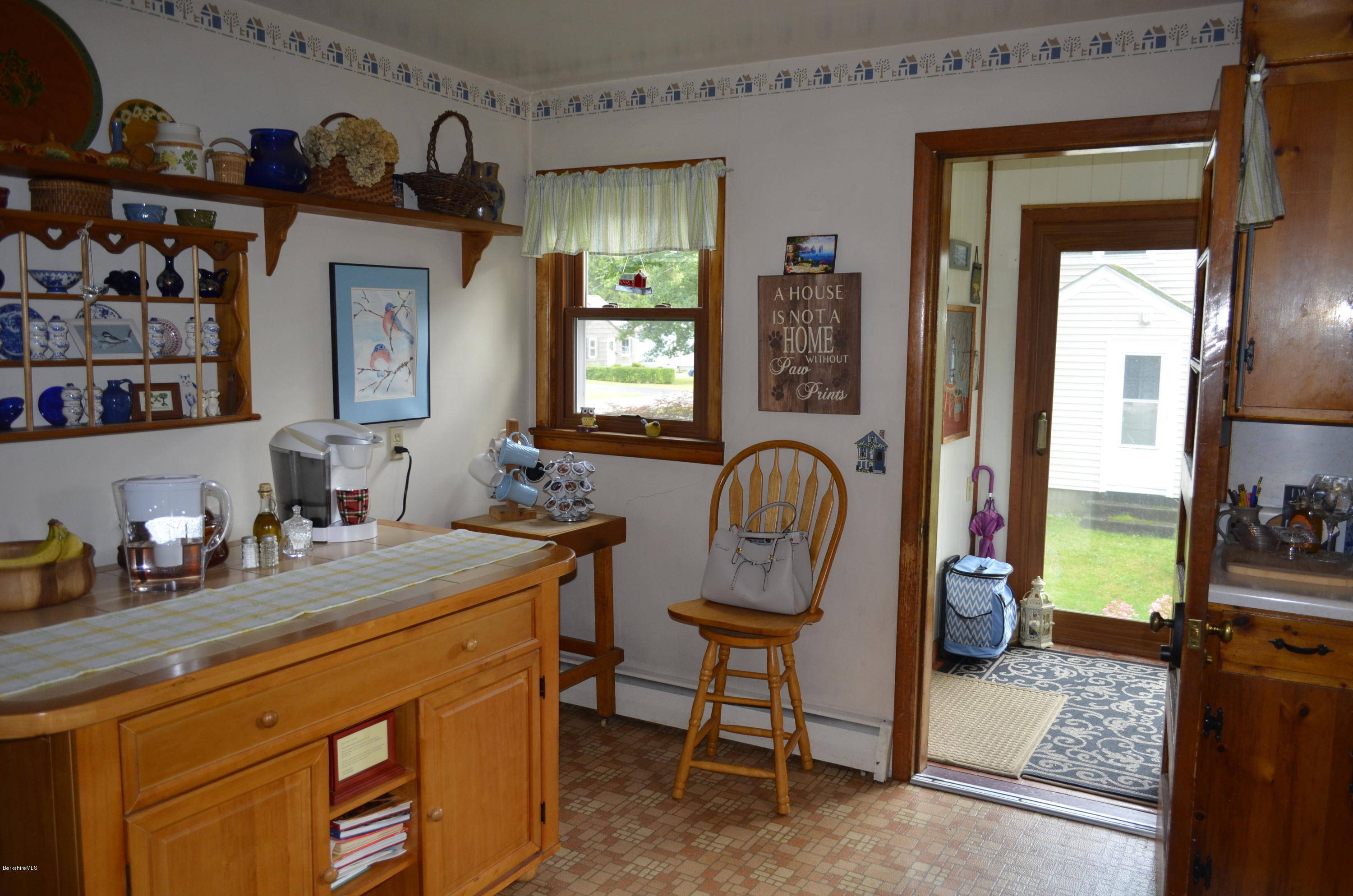 29 Howe Road Pittsfield, MA 01201 - Photo 19 of 50 Kitchen