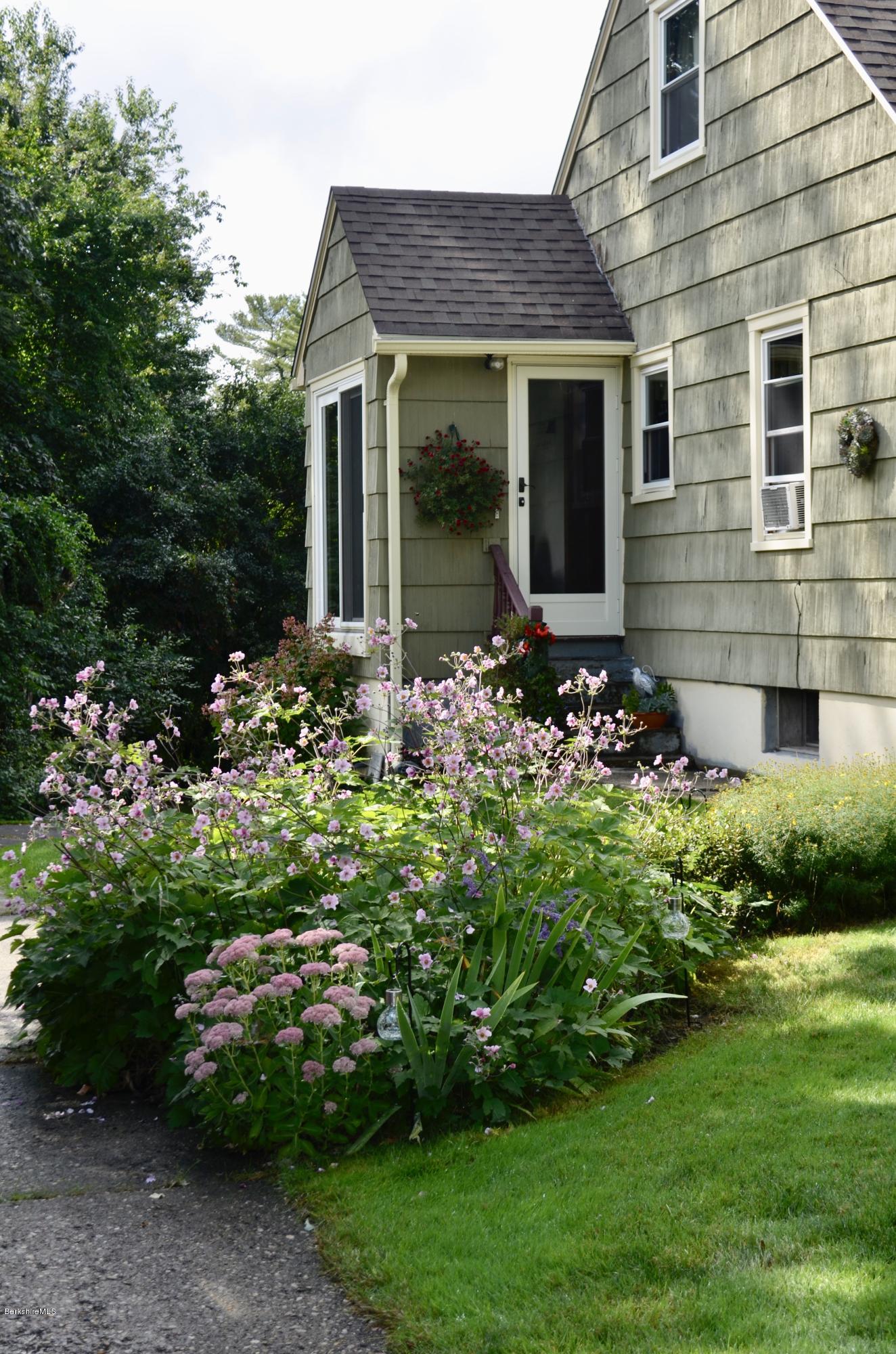 29 Howe Road Pittsfield, MA 01201 - Photo 6 of 50 Sun Porch
