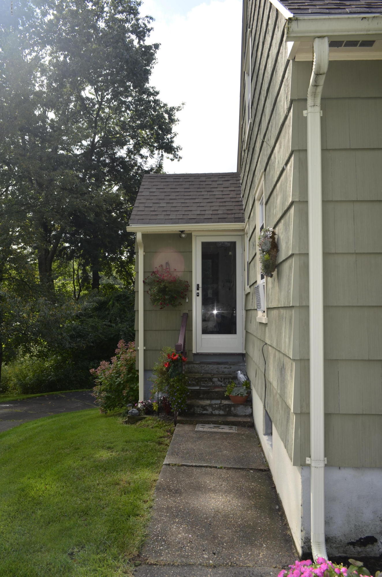 29 Howe Road Pittsfield, MA 01201 - Photo 7 of 50 Sun Porch