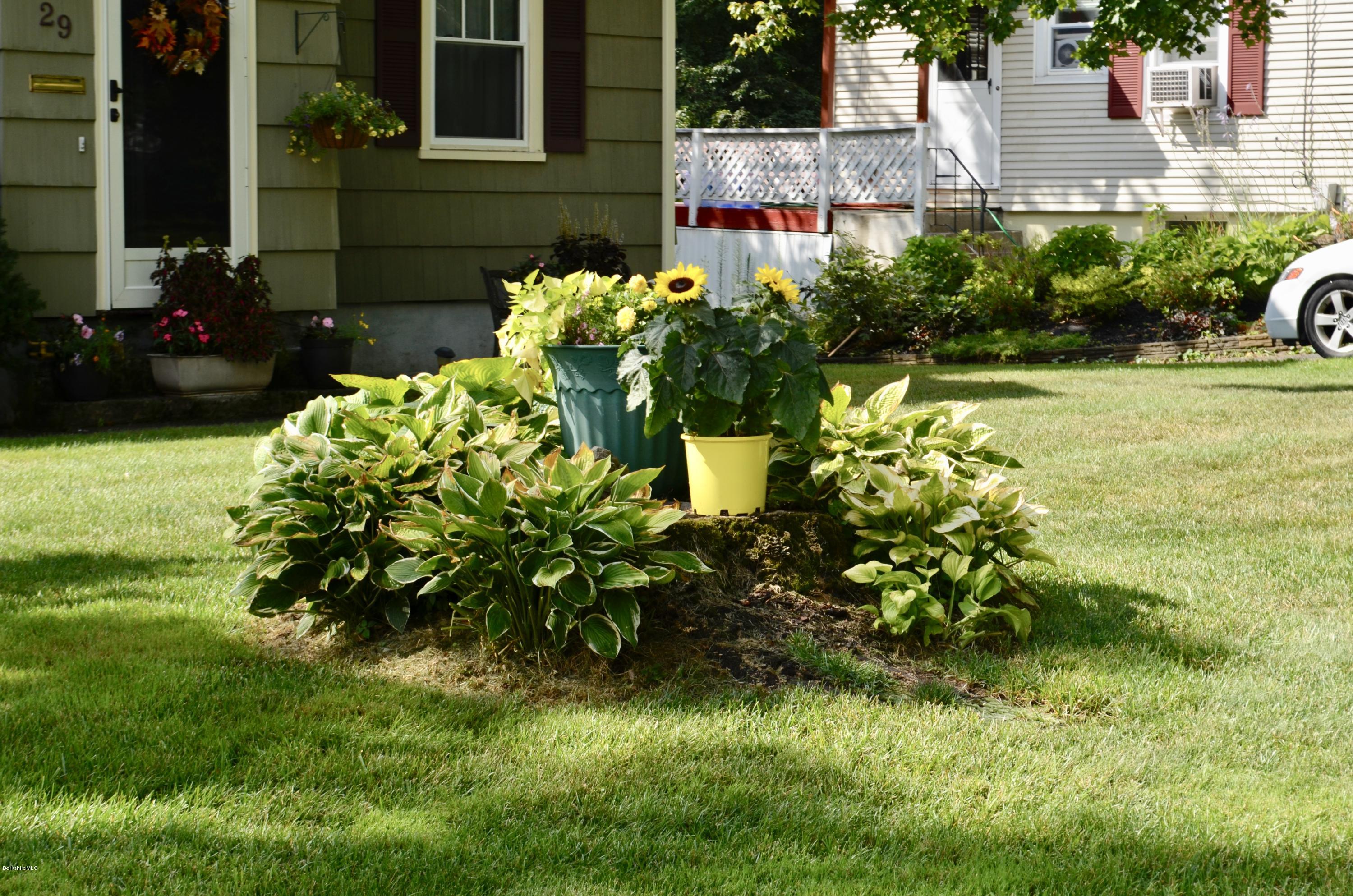 29 Howe Road Pittsfield, MA 01201 - Photo 9 of 50 Front Yard