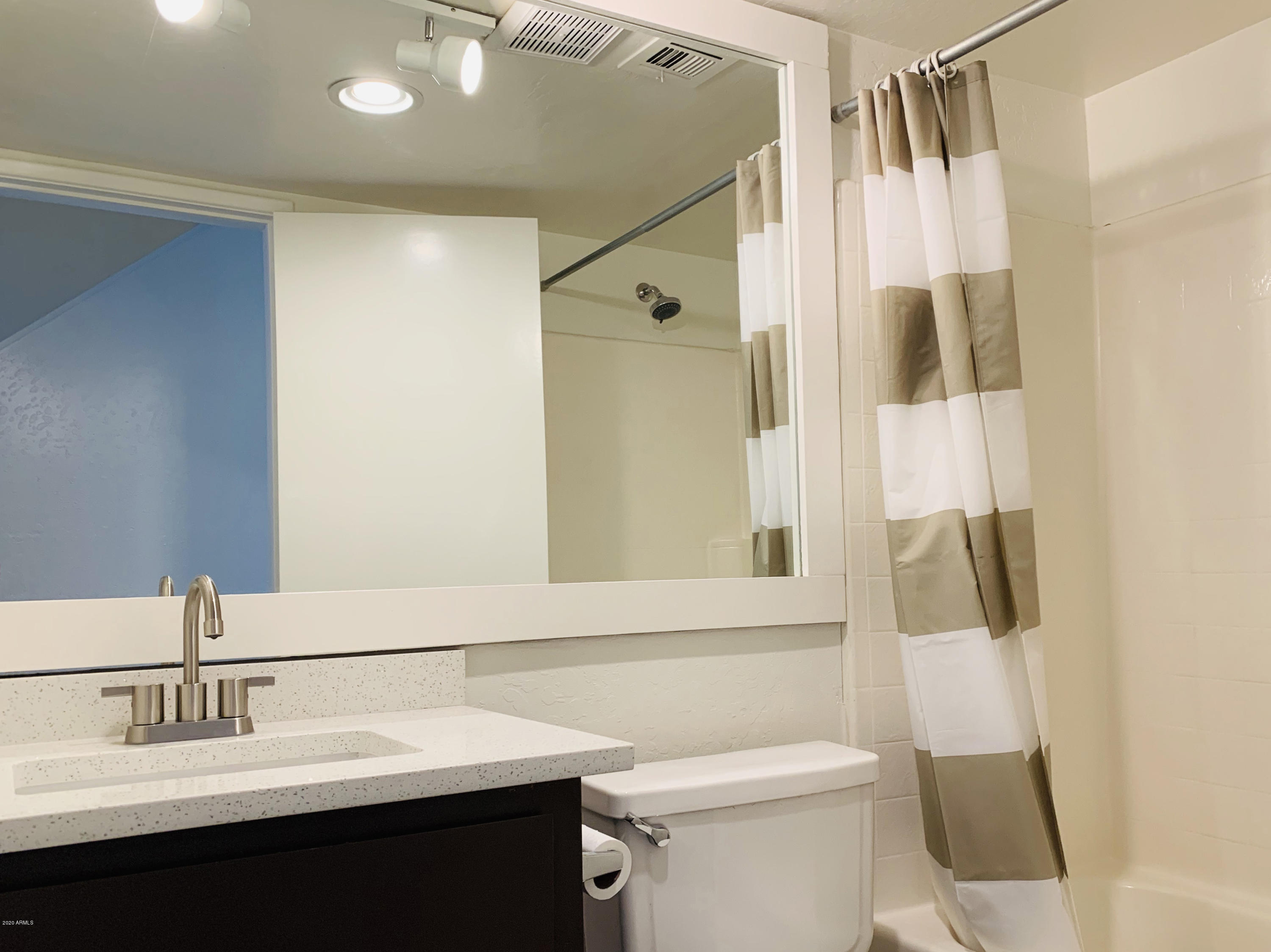 1702 East Ocotillo Road, Unit 7 Phoenix, AZ 85016 - Photo 12 of 22 8blower bath