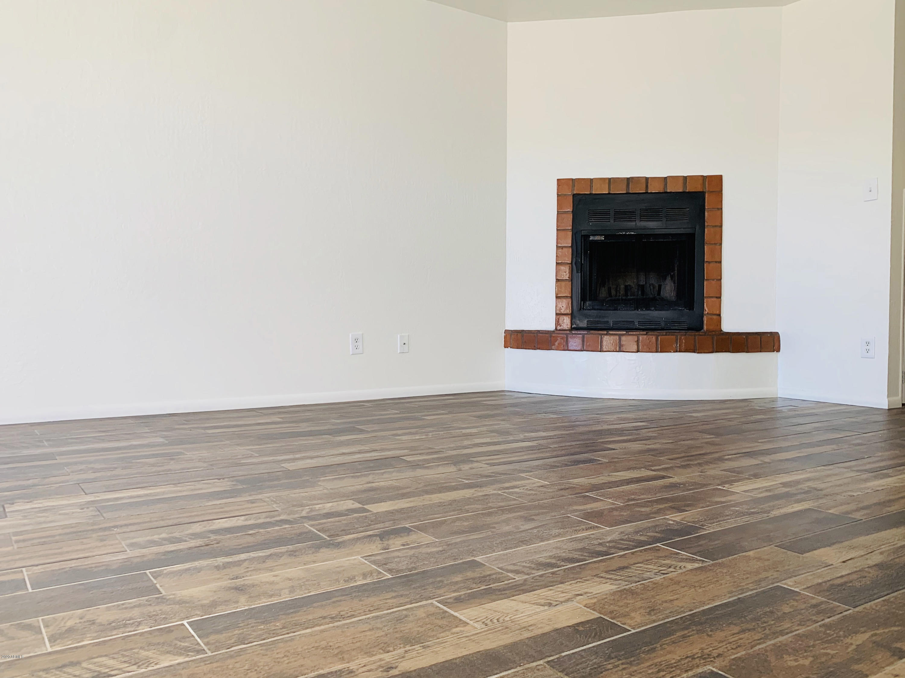 1702 East Ocotillo Road, Unit 7 Phoenix, AZ 85016 - Photo 3 of 22 1 living room b