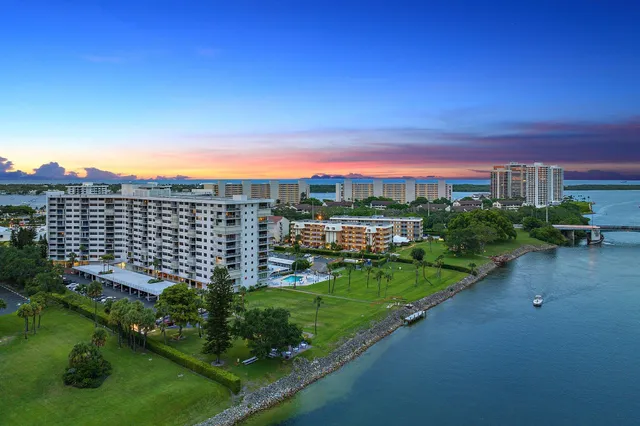 $334,000 | 336 Golfview Road, Unit 905, North Palm Beach, FL 33408