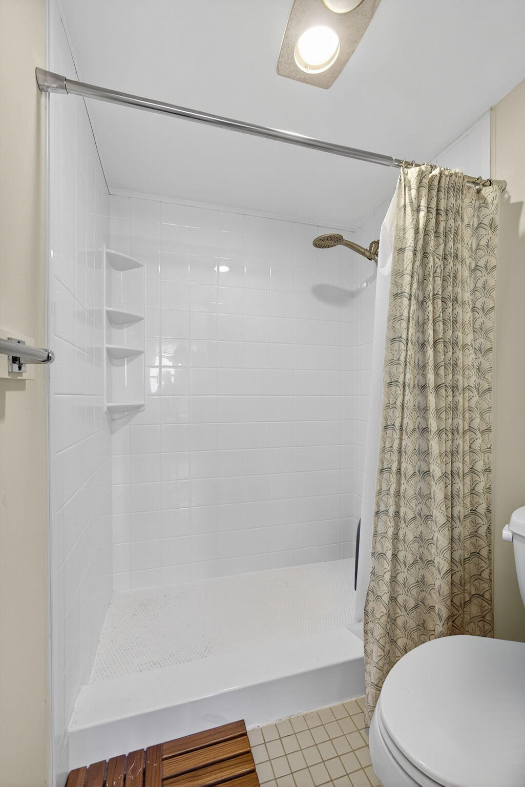336 Golfview Road, Unit 905 North Palm Beach, FL 33408 - Photo 25 of 51 Master Bathroom