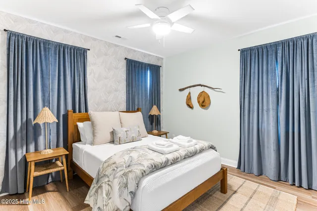 $1,145,000 | 822 South Topsail Drive, Unit B, Surf City, NC 28445