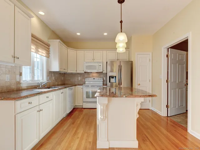 $509,900 | 74 Brookview Place, Unit 74, Southington, CT 06479