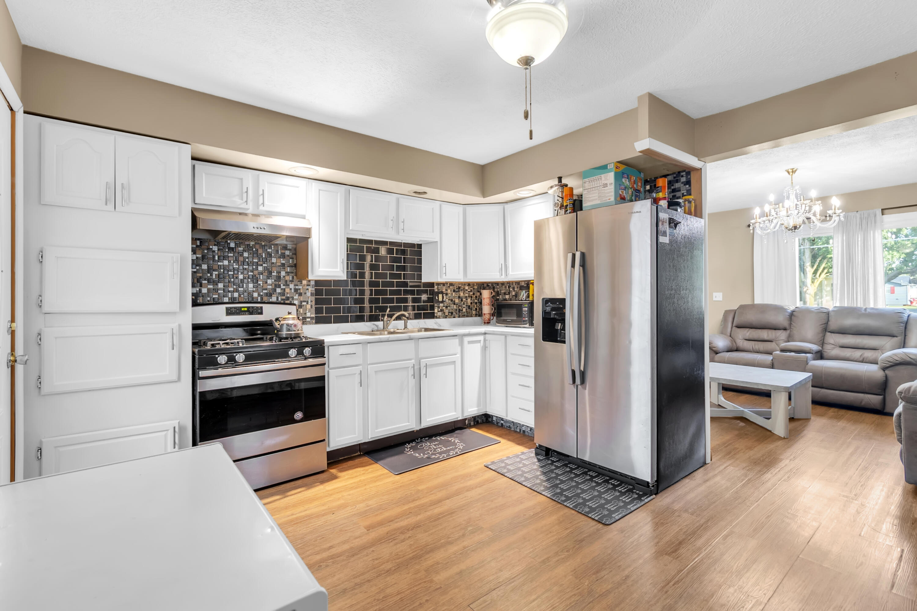 500 West Jolly Road Lansing, MI 48910 - Photo 5 of 24 Kitchen