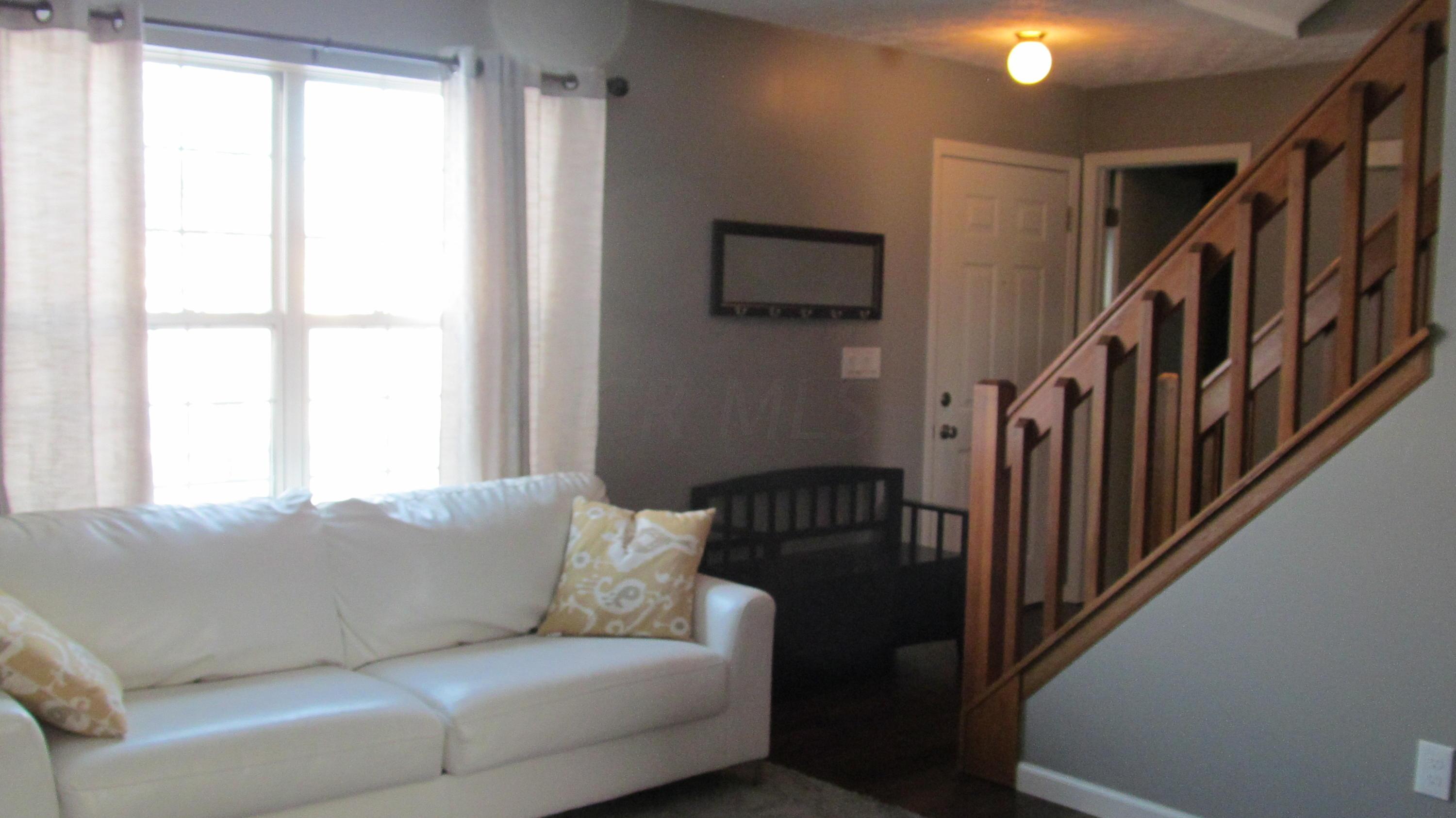686 Crofton Loop Delaware, OH 43015 - Photo 3 of 10 Gallery Image 3