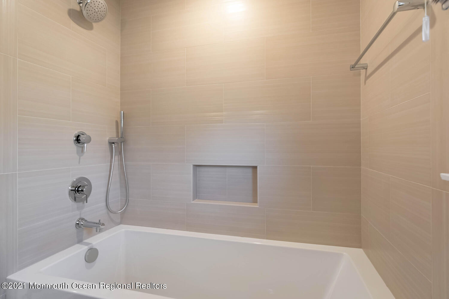 27 Ave Of Two Rivers Rumson, NJ 07760 - Photo 19 of 23 Full Bath
