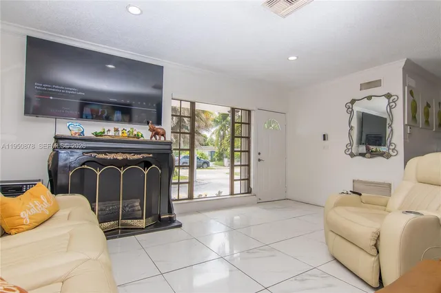 $669,000 | 943 West 64th Place, Hialeah, FL 33012