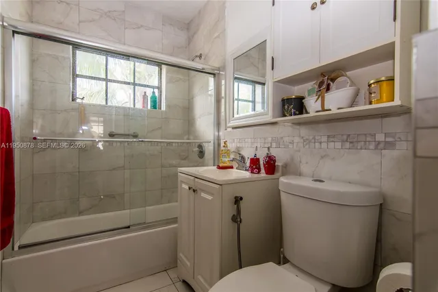 $669,000 | 943 West 64th Place, Hialeah, FL 33012