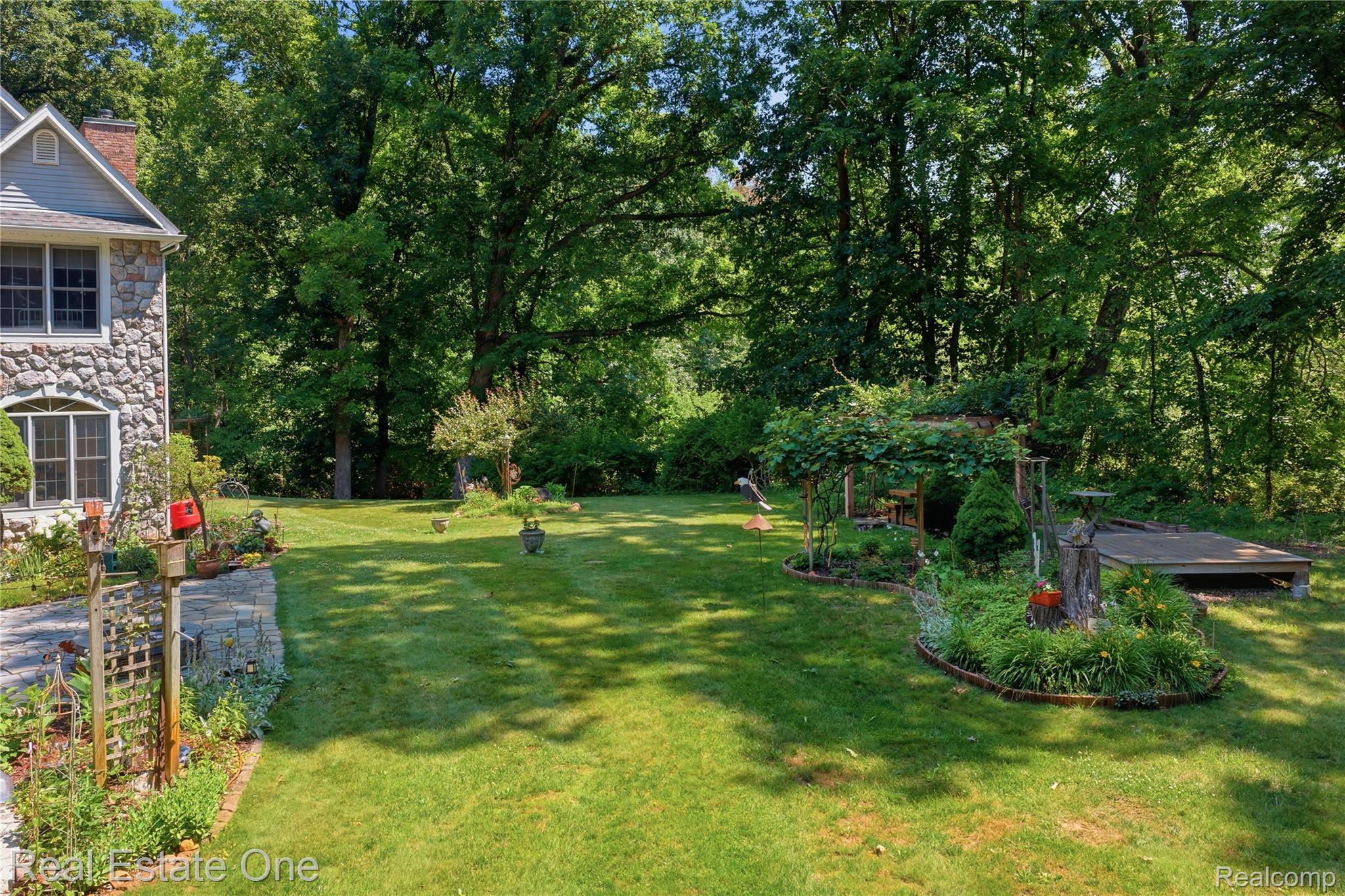 8450 Merrill Road Whitmore Lake, MI 48189 - Photo 42 of 52 DJI_20260707120351_0049_D.jpg