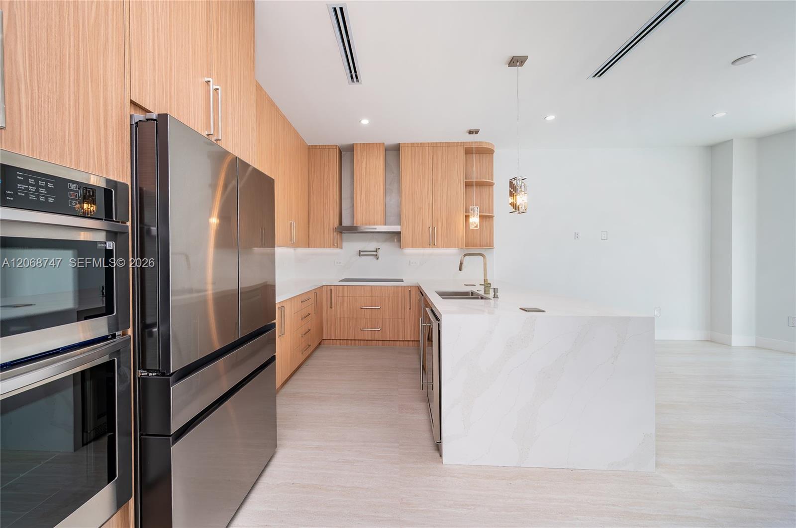 9951 Southwest 41st Terrace Miami, FL 33165 - Photo 7 of 33 Gallery Image 7