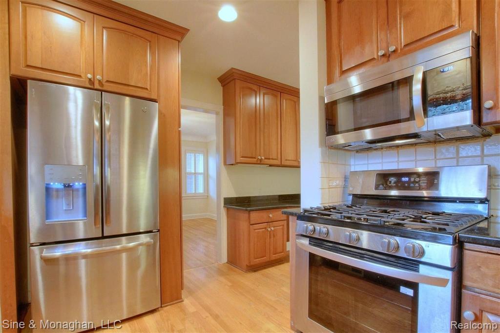 349 Merriweather Road Grosse Pointe, MI 48236 - Photo 14 of 31