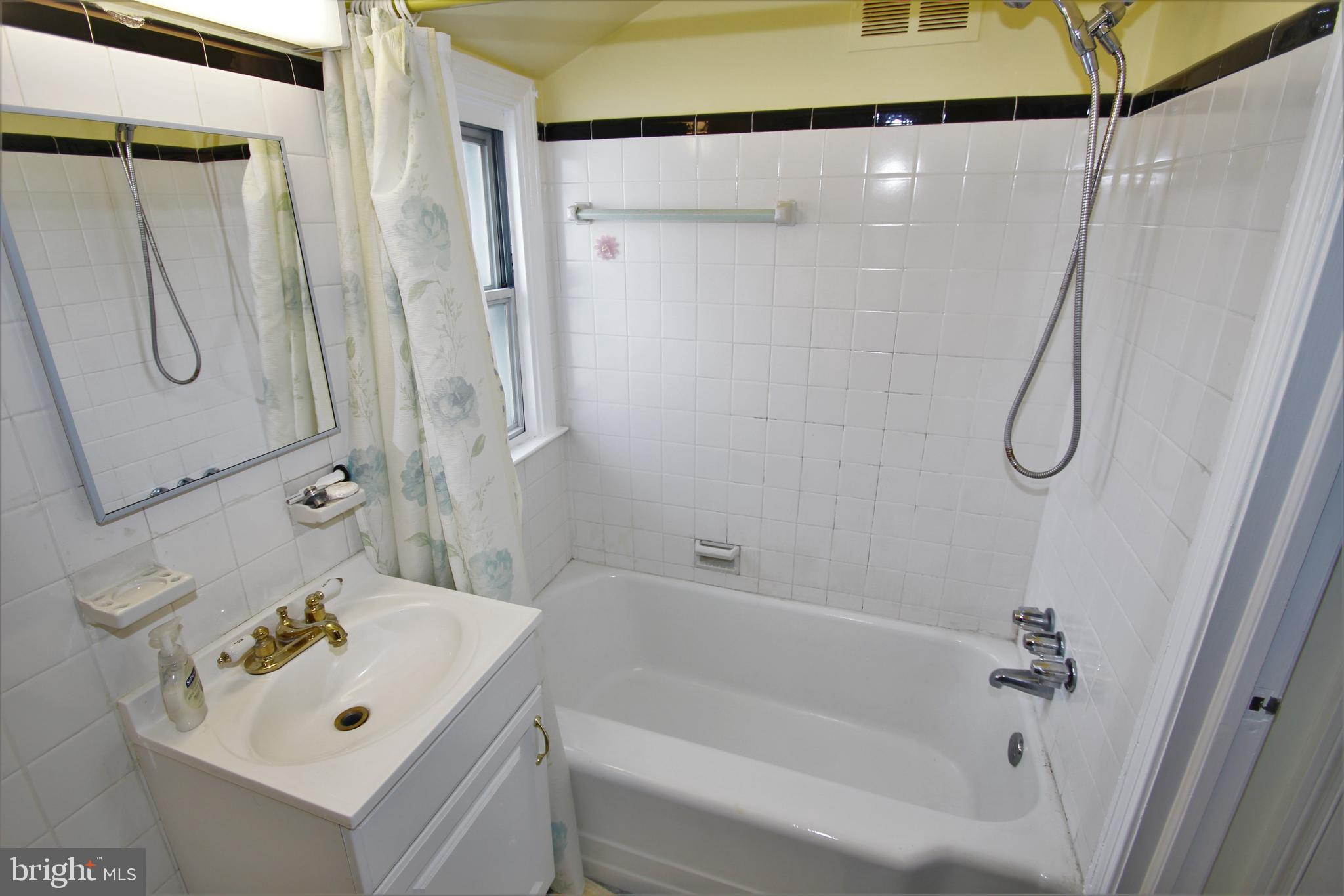 526 Ridley Avenue Folsom, PA 19033 - Photo 17 of 24 Gallery Image 17
