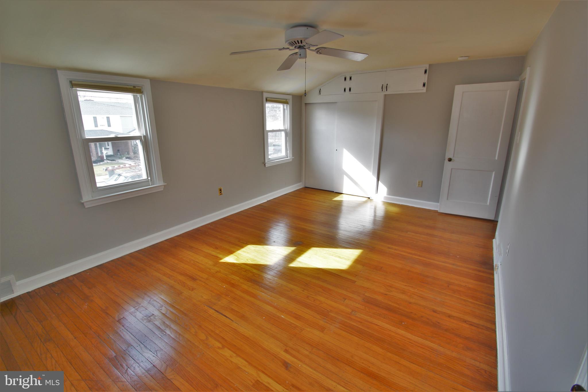 526 Ridley Avenue Folsom, PA 19033 - Photo 9 of 24 Gallery Image 9