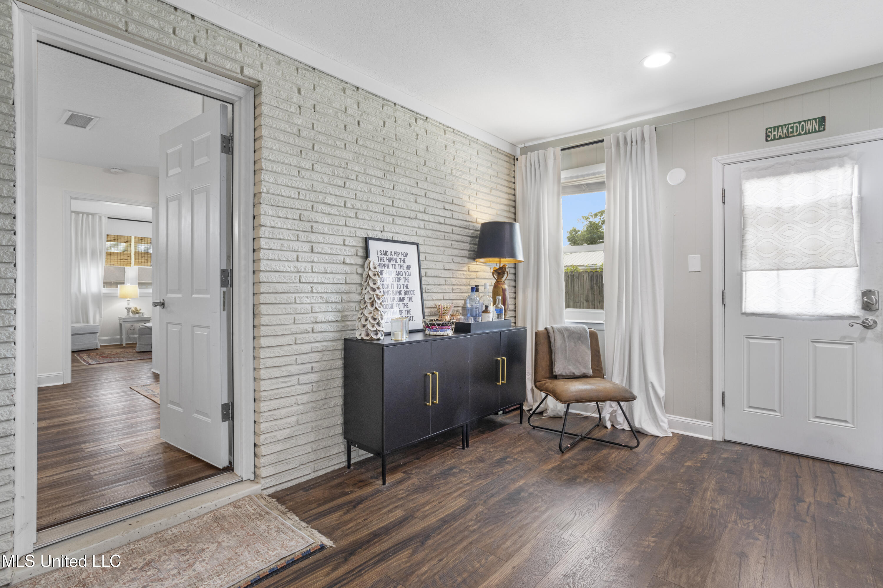 2192 Atkinson Road Biloxi, MS 39531 - Photo 17 of 40 017