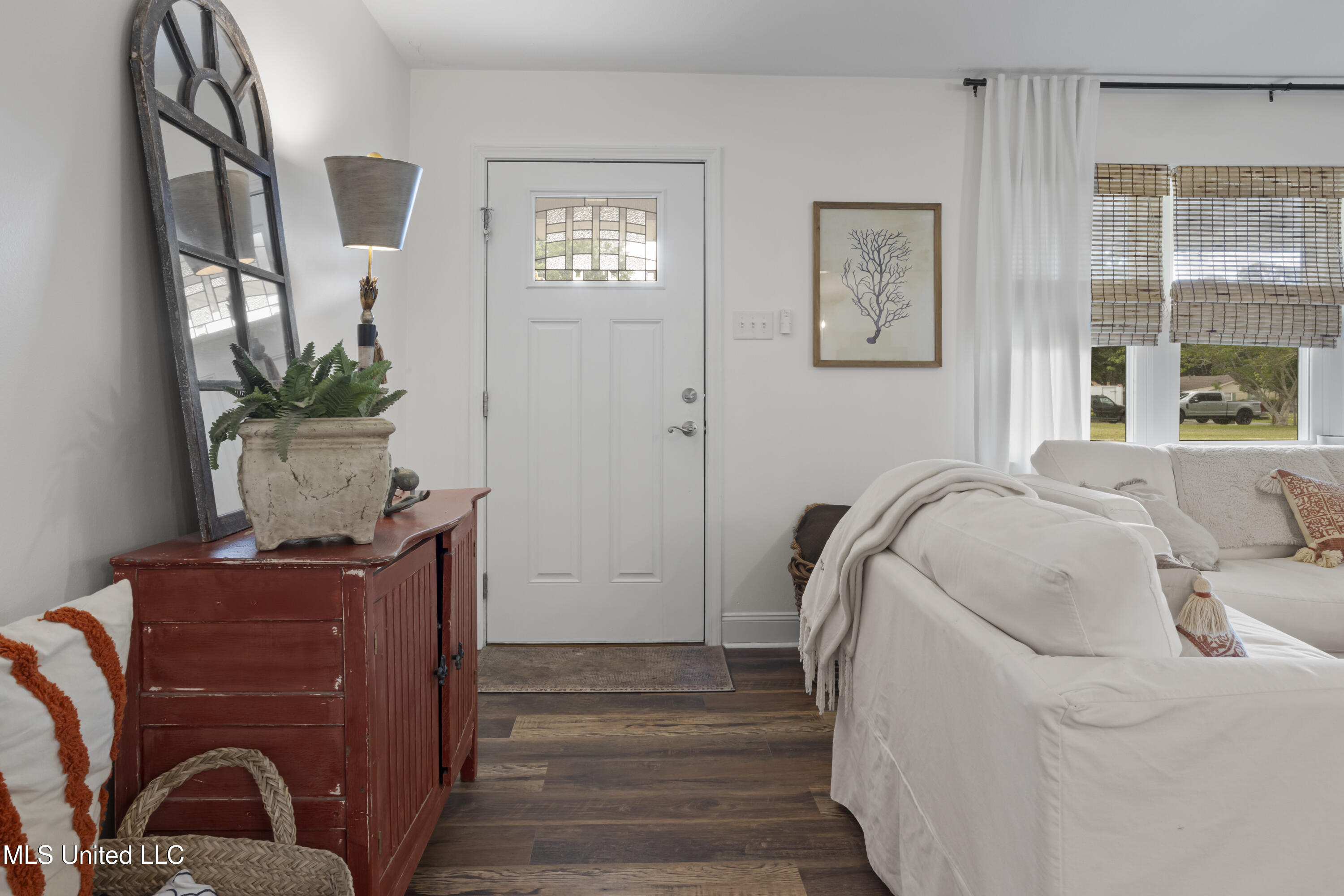 2192 Atkinson Road Biloxi, MS 39531 - Photo 5 of 40 005