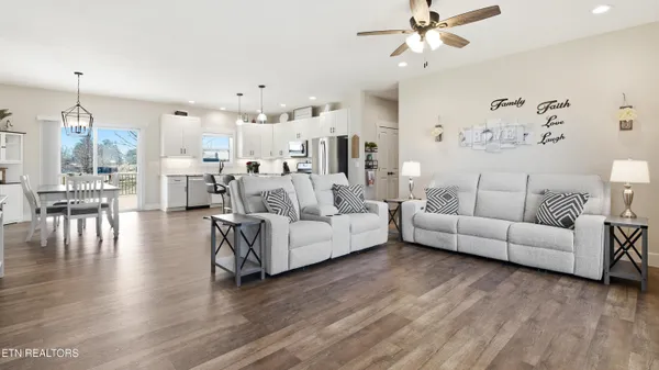 $367,000 | 64 Perry Crk Drive, Crossville, TN 38572