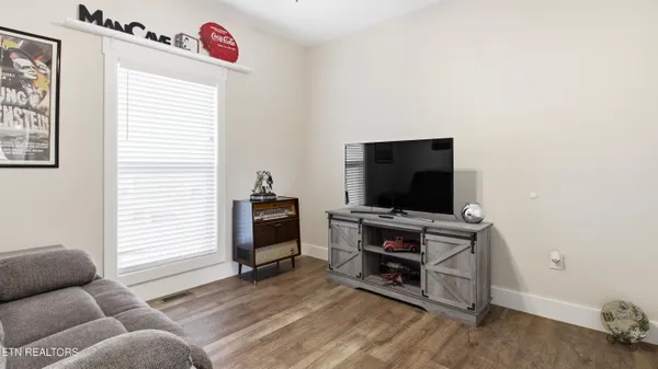 $367,000 | 64 Perry Crk Drive, Crossville, TN 38572