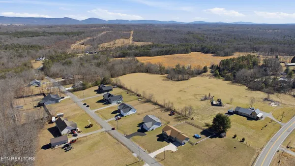 $367,000 | 64 Perry Crk Drive, Crossville, TN 38572