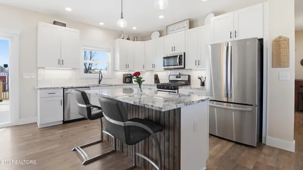 $367,000 | 64 Perry Crk Drive, Crossville, TN 38572