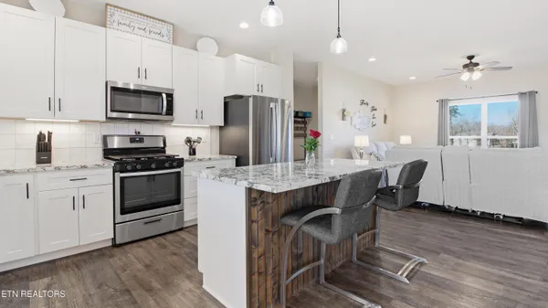 $367,000 | 64 Perry Crk Drive, Crossville, TN 38572