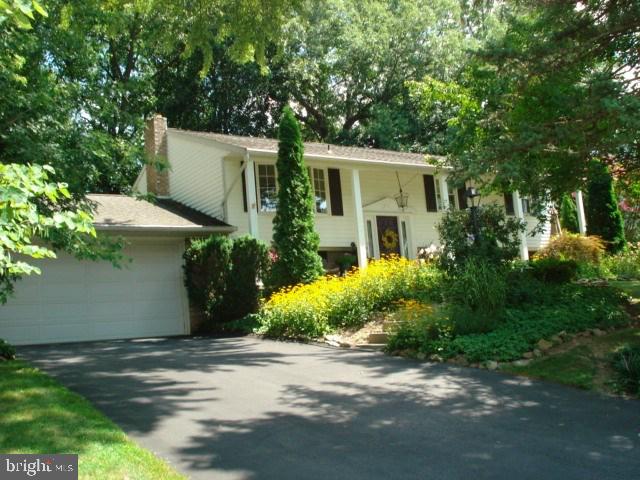 1839 Radnor Road York, PA 17402 - Photo 1 of 36